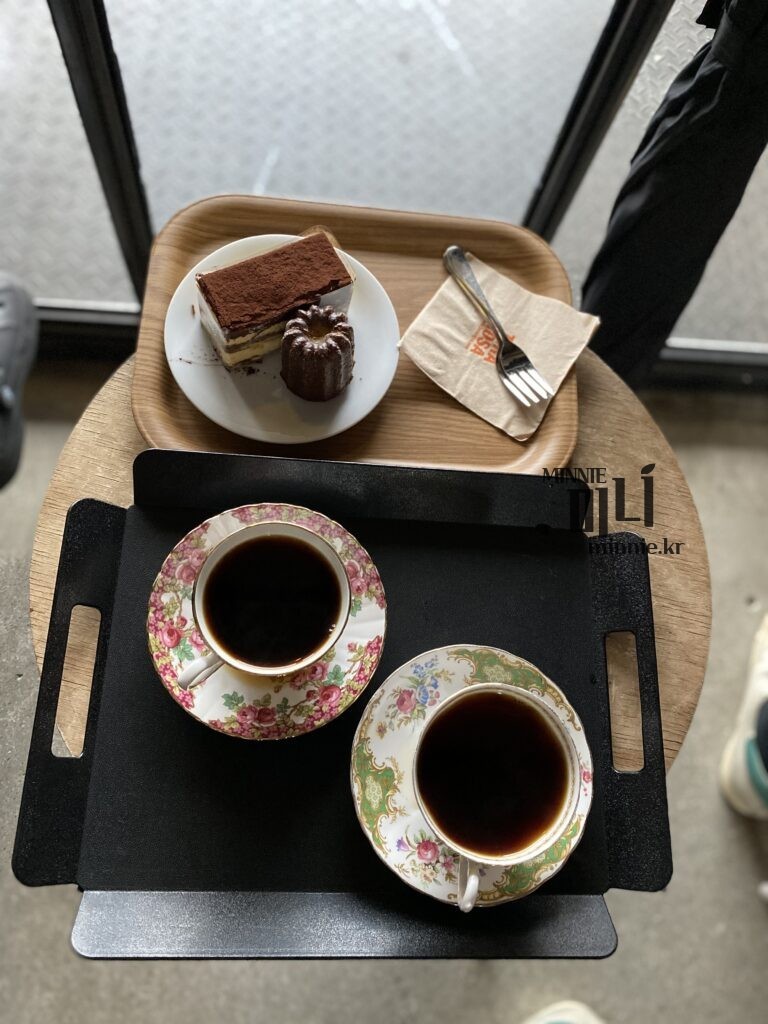 테라로사 바리스타가 직접 내린 스페셜티 핸드드립 커피